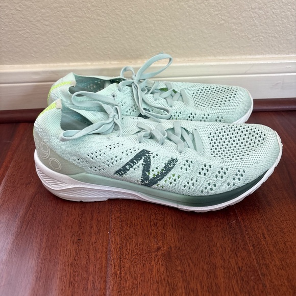 New Balance 890 Running Shoes - Picture 3 of 5